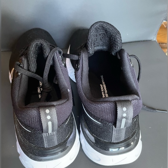 Nike React Infinity 3
Women's Road Running Shoes Size 9 - Picture 3 of 5